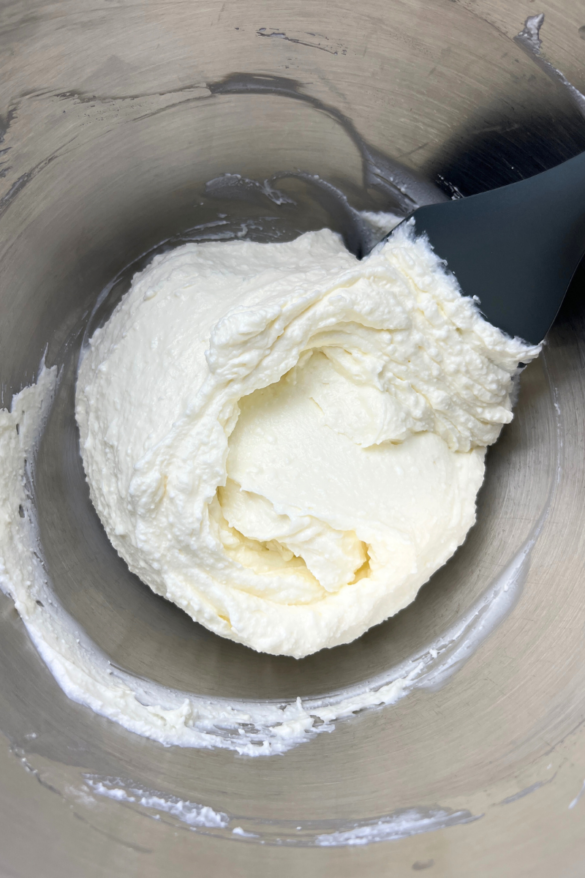 Blended sweet cream cheese filling for crepes.