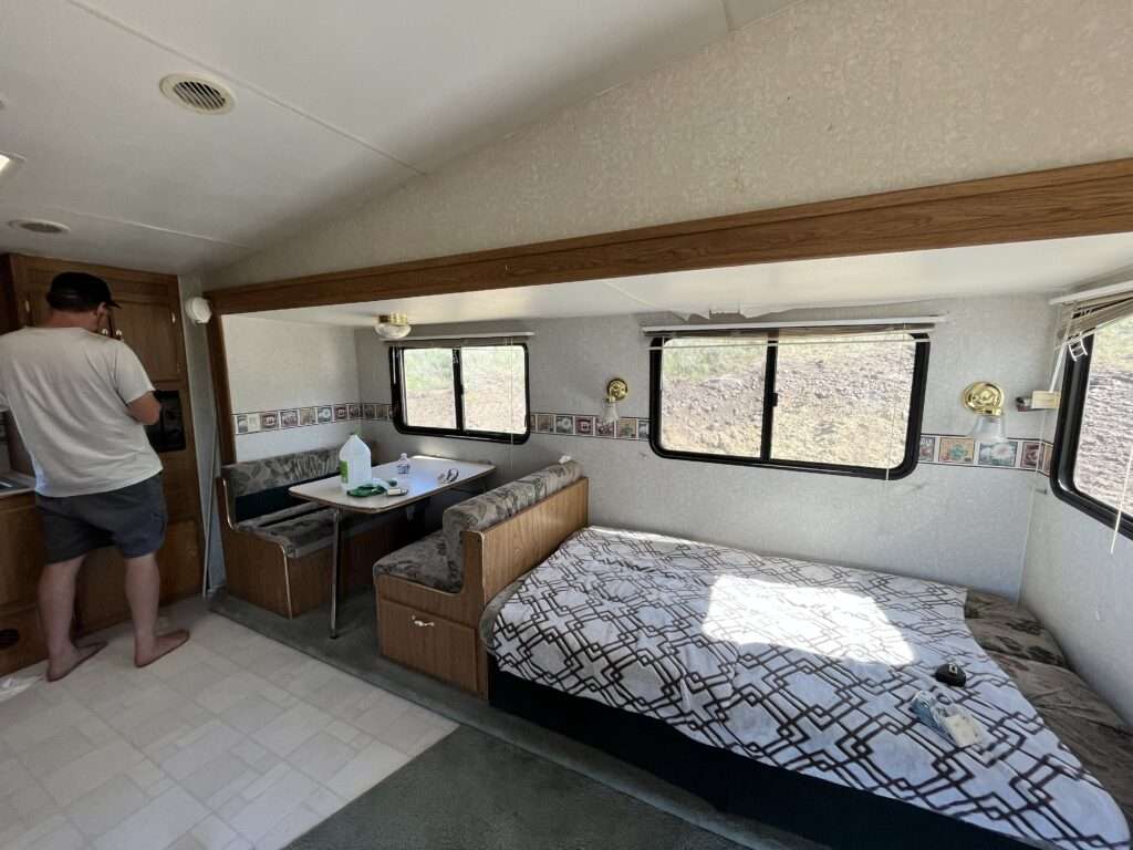 How to remove wallpaper border in older rvs.