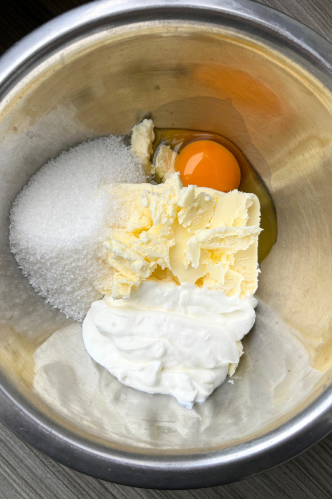 Sourdough jam sheet cake ingredients. 